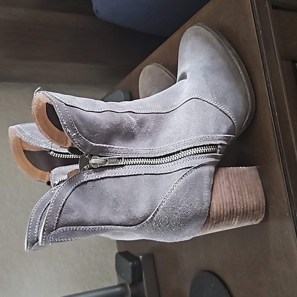 Seychelles grey bootie